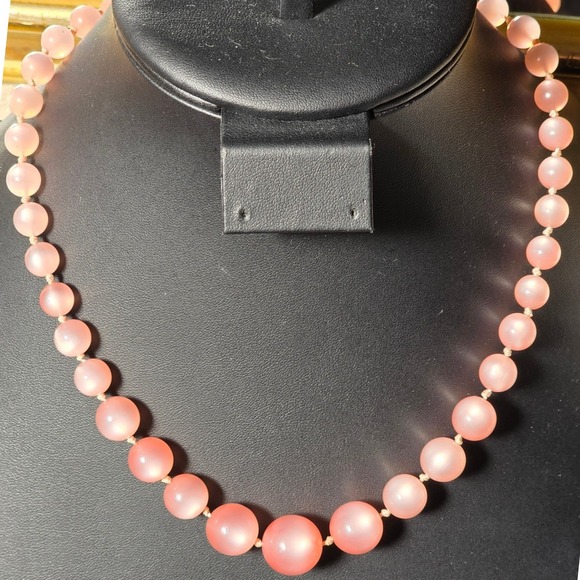 Jewelry - Vintage Pink Moonglow Lucite Graduated Beaded Necklace 18"